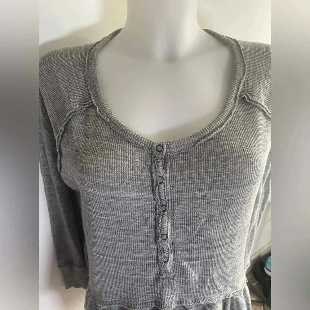 Free People Coastline Thermal Henley Peplum Top Gray Marled 0019 - Picture 2 of 8